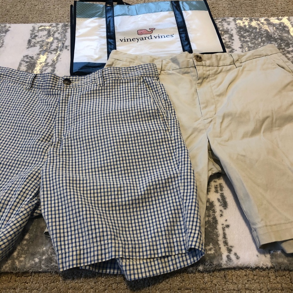 Men’s Vineyard Vines khakis